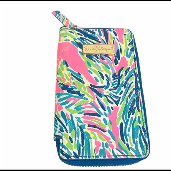 Lilly Pulitzer Handbags - Lilly Pulitzer Travel Wallet Pink Blue Wristlet